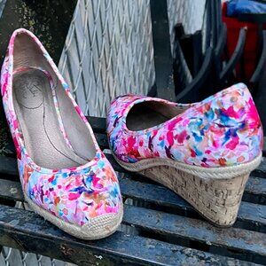 Life Stride Soft System Wedges - Floral abstract pattern - Size 10